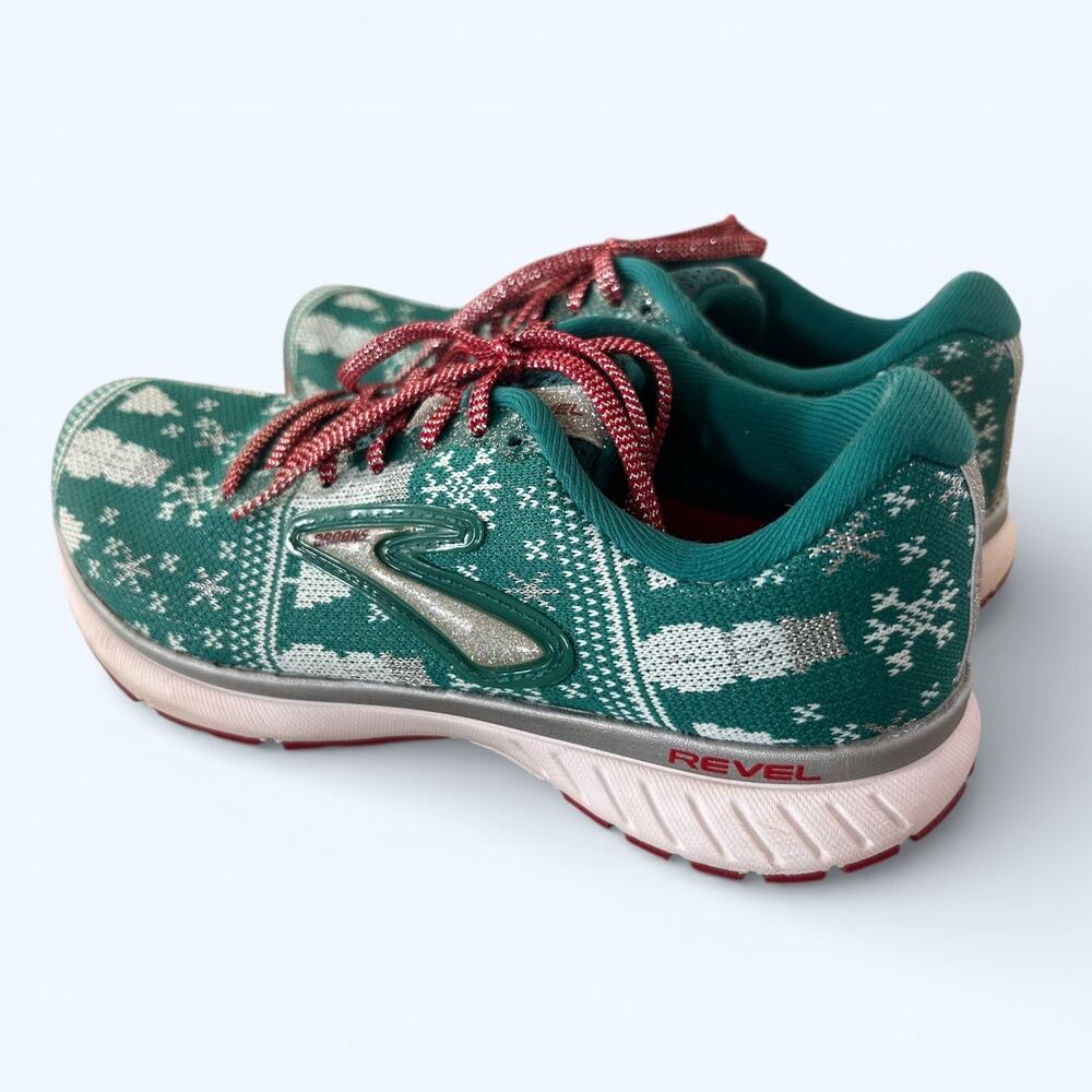 Brooks Revel 3 Merry Christmas Ugly Sweater Running Shoes Green Women’s size 6 - Picture 11 of 13